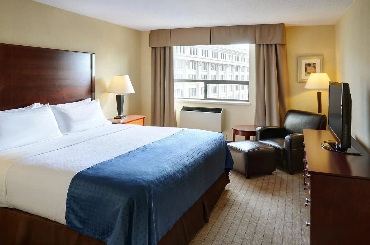 Holiday Inn & Suites Winnipeg Downtown By Ihg 3*,