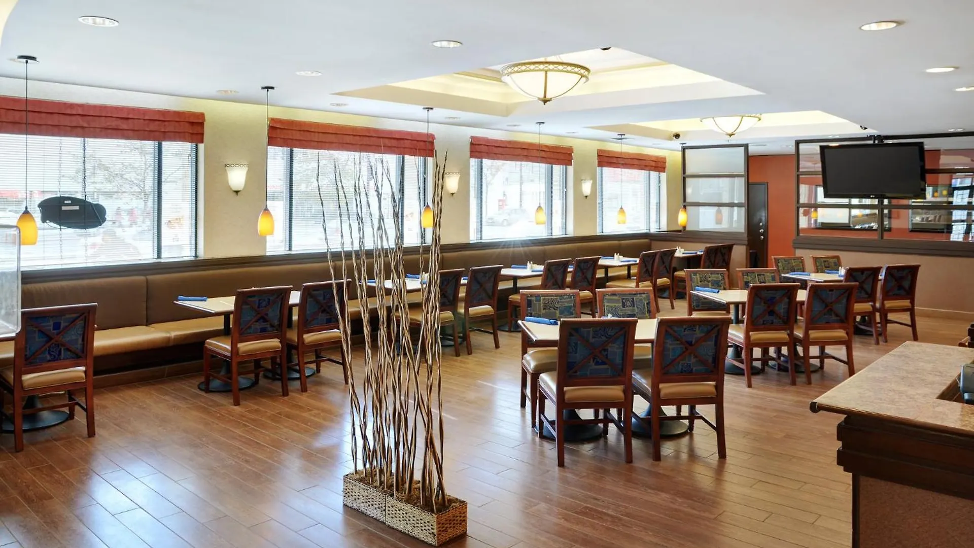 Hotel Holiday Inn & Suites Winnipeg Downtown By Ihg