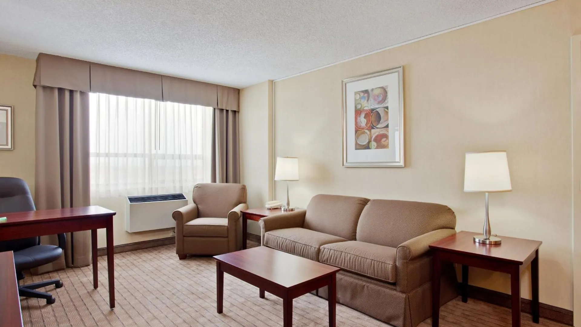 Holiday Inn & Suites Winnipeg Downtown By Ihg 3*,