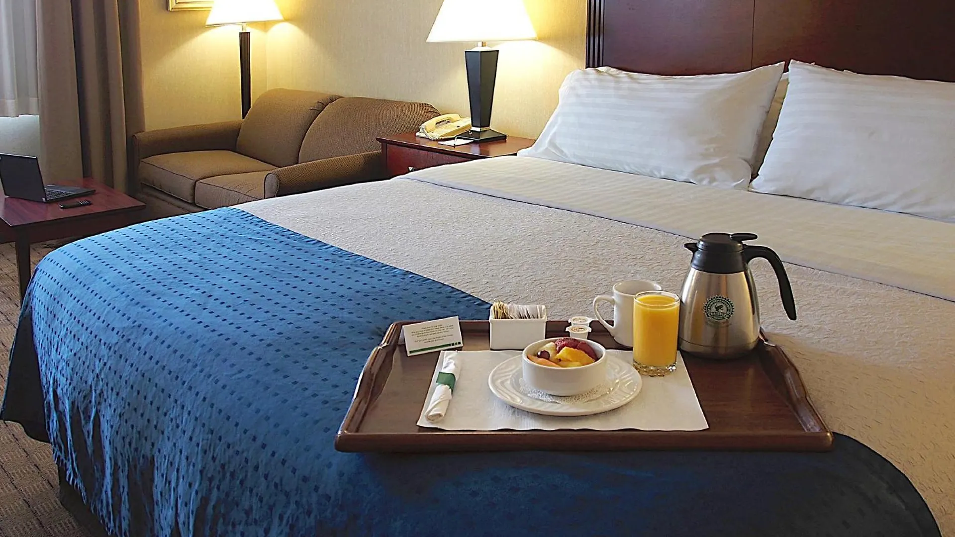 Holiday Inn & Suites Winnipeg Downtown By Ihg 3*,  Canada