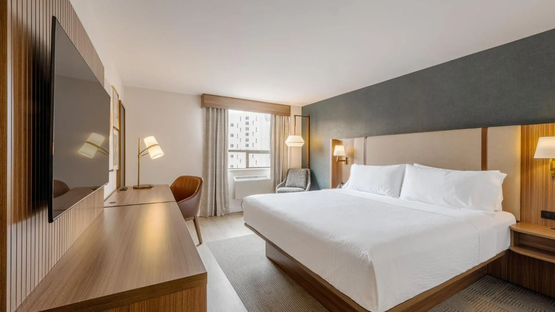 Holiday Inn & Suites Winnipeg Downtown By Ihg