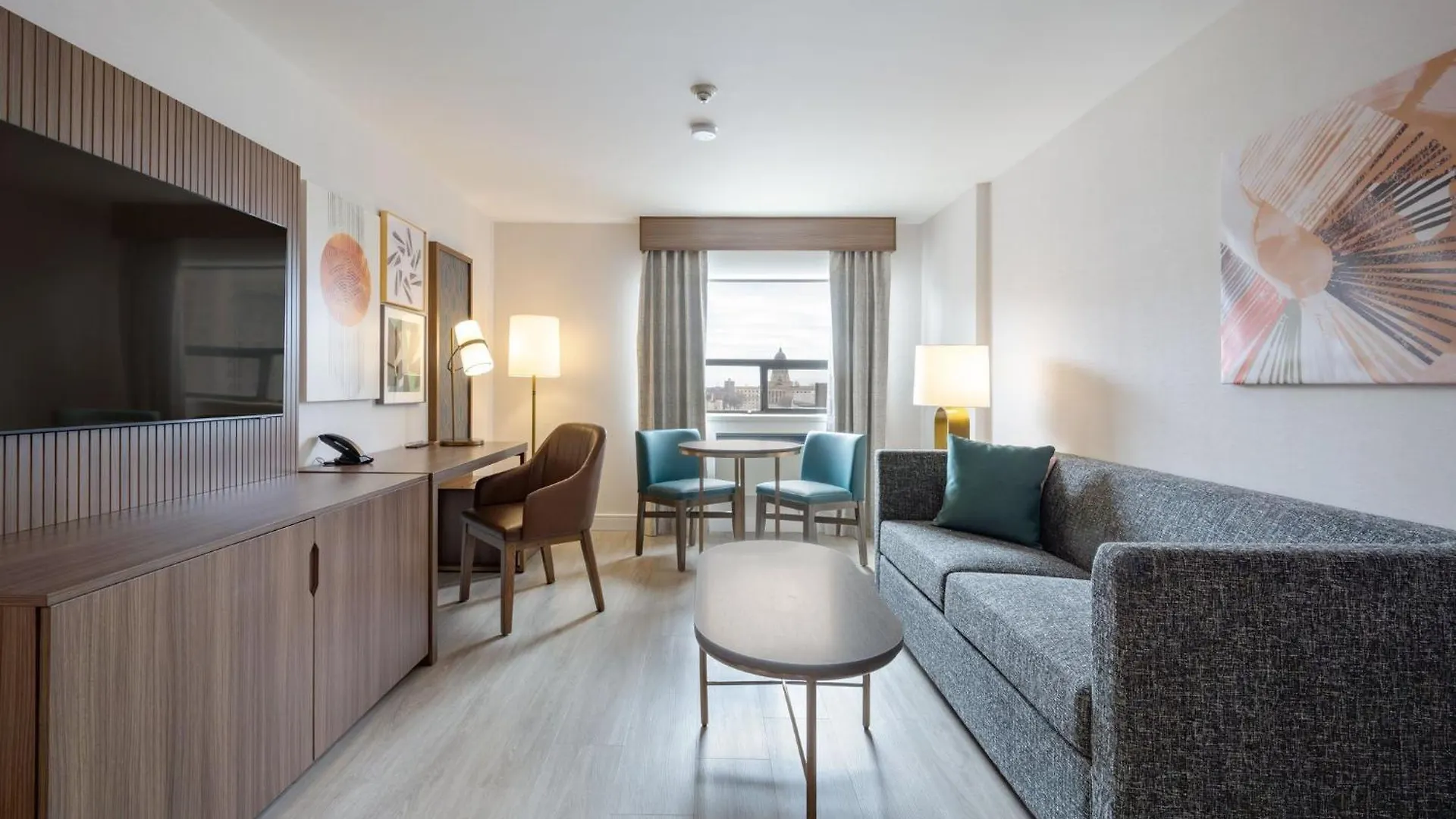 Holiday Inn & Suites Winnipeg Downtown By Ihg 3*,