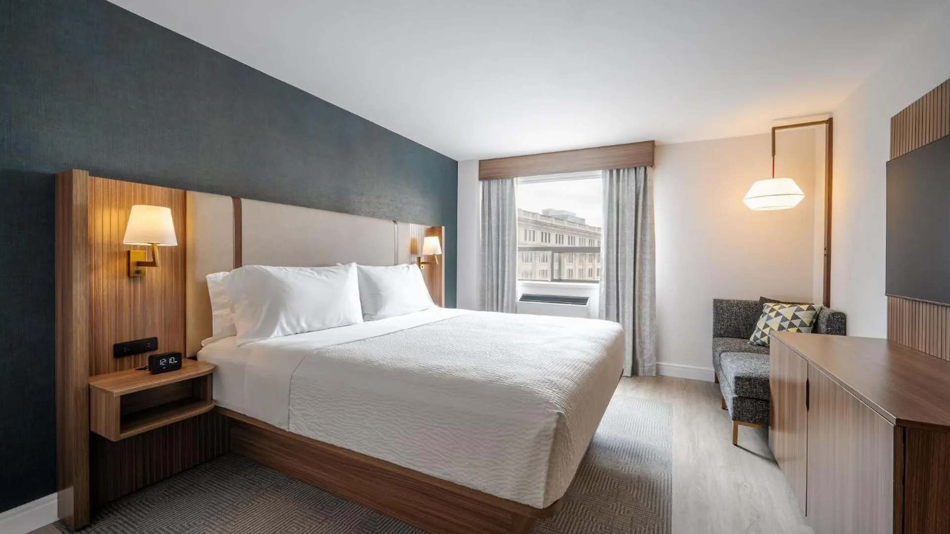 Holiday Inn & Suites Winnipeg Downtown By Ihg 3*,  Canada