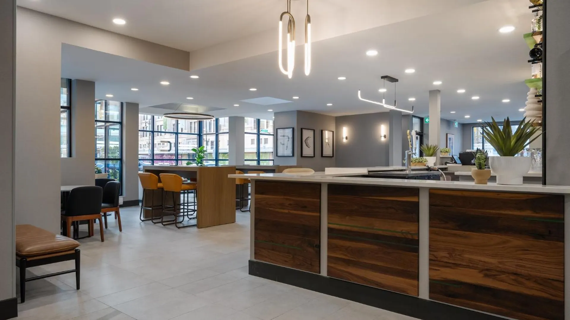Holiday Inn & Suites Winnipeg Downtown By Ihg 3*,