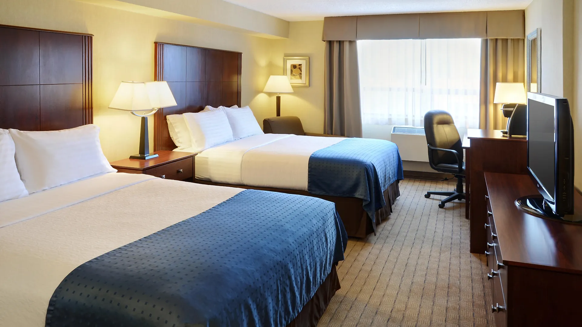 Hotel Holiday Inn & Suites Winnipeg Downtown By Ihg