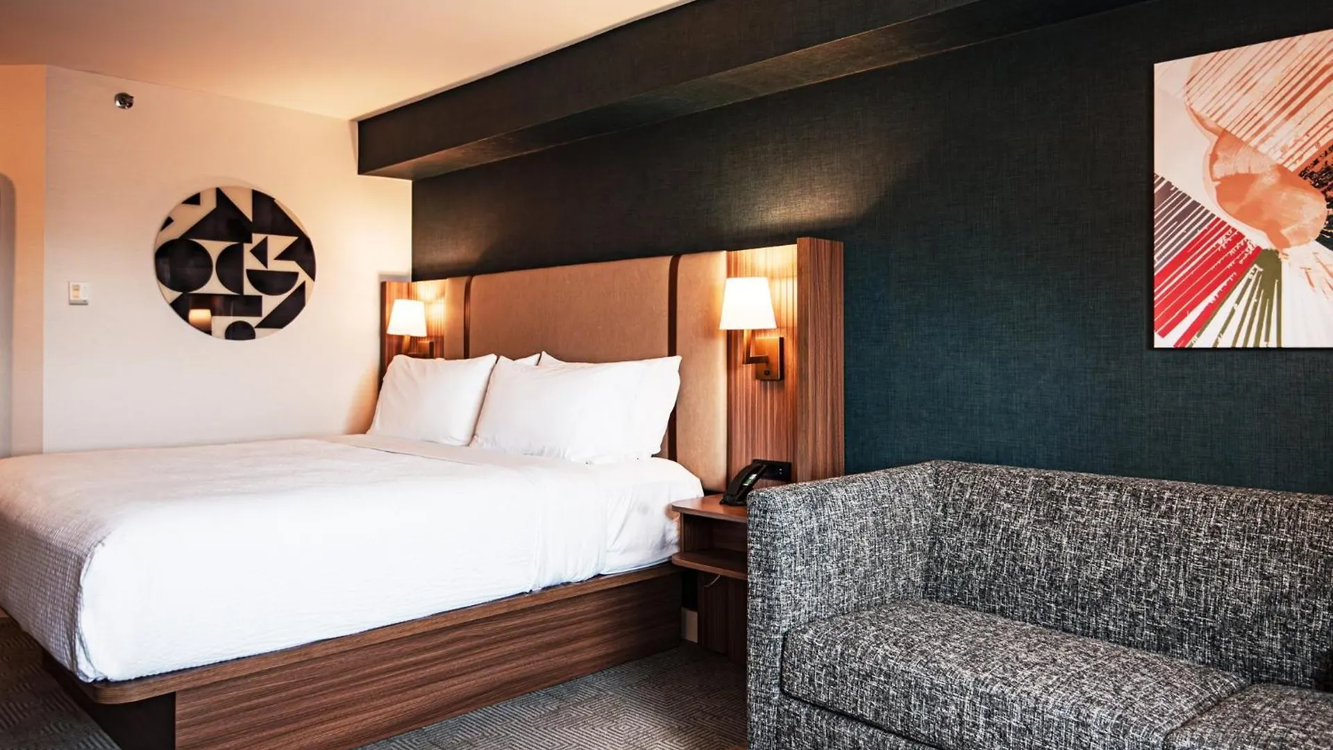 Holiday Inn & Suites Winnipeg Downtown By Ihg