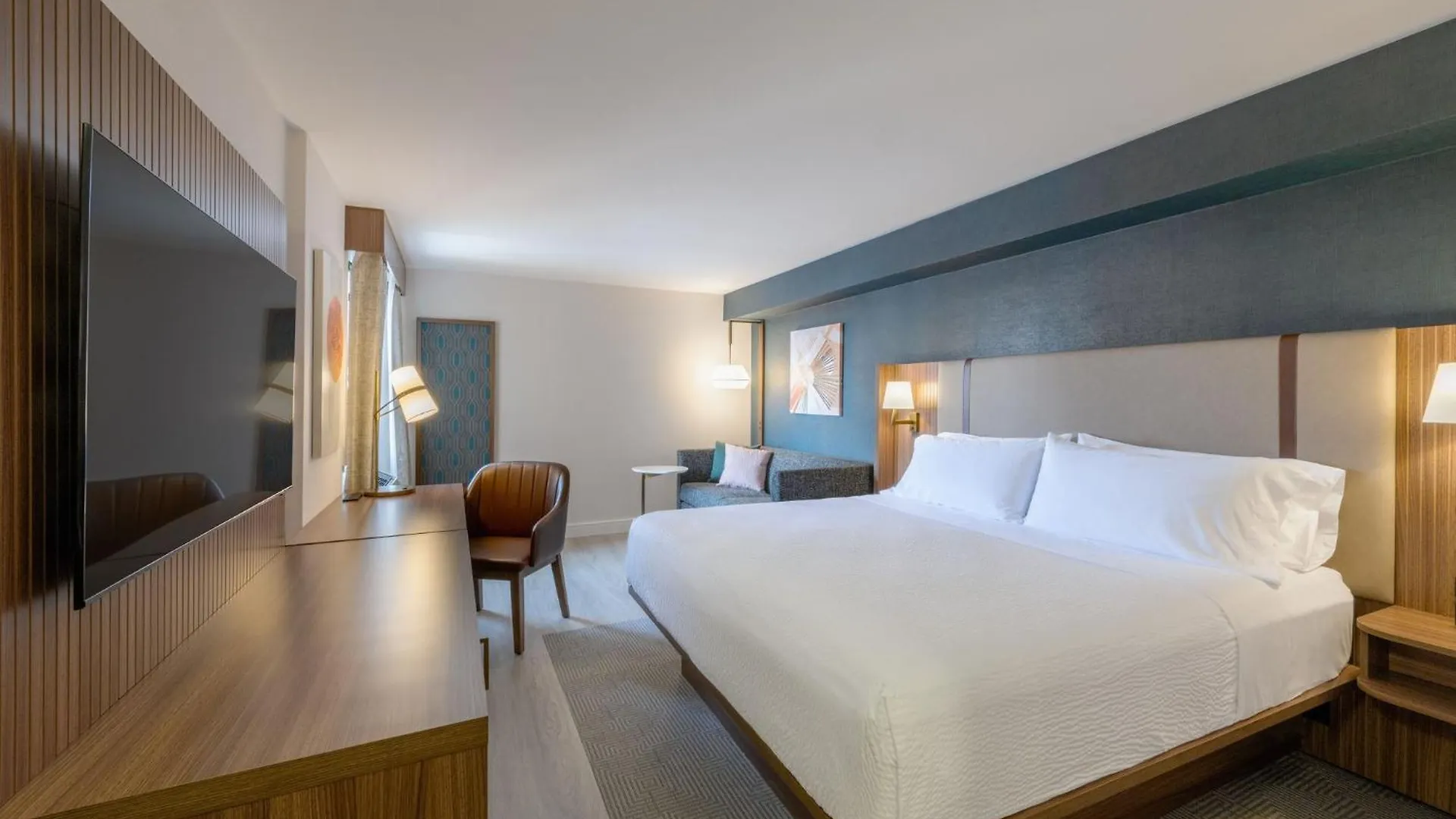 Holiday Inn & Suites Winnipeg Downtown By Ihg Hotel